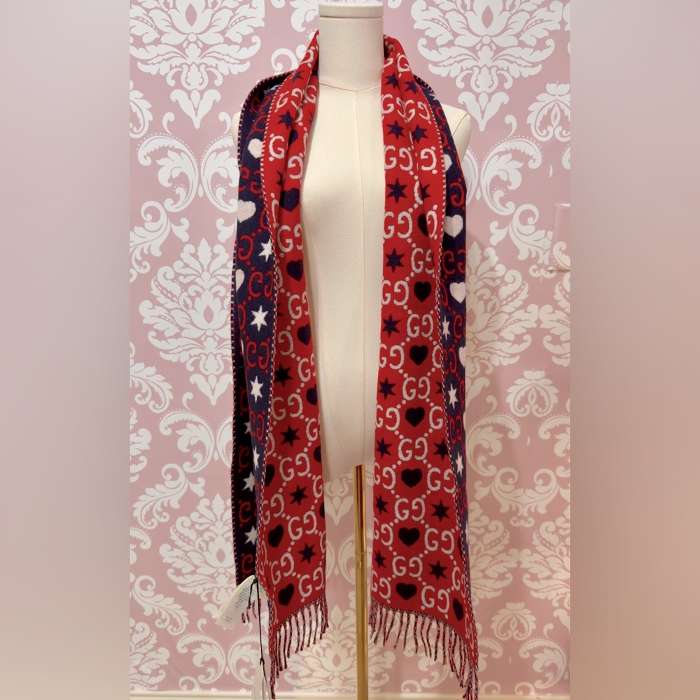 NEW Gucci Scarf GG Hearts Wool